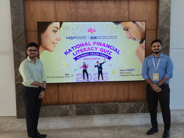 students with faculty mentor